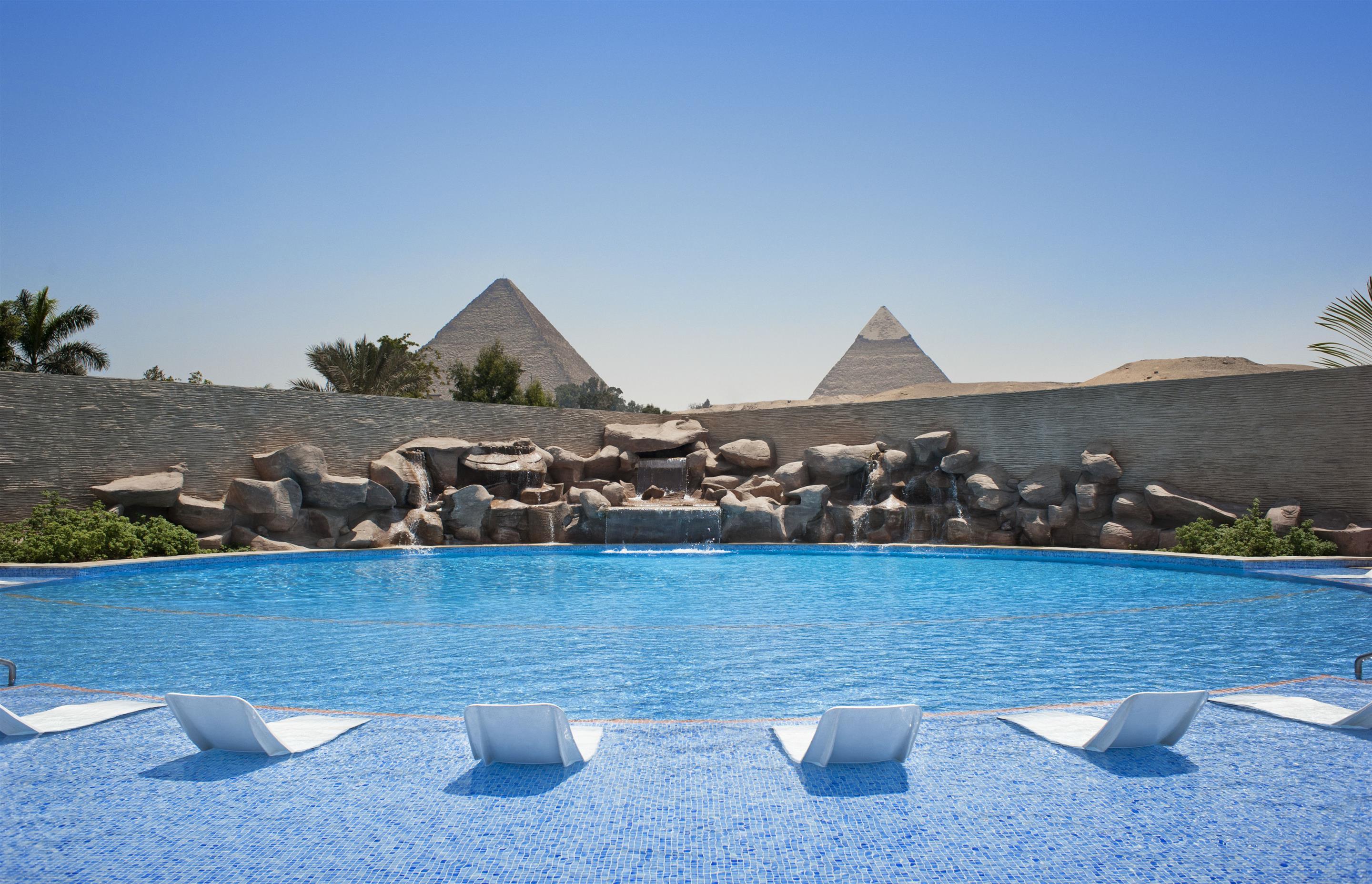 Le Meridien Pyramids Hotel & Spa Giza Exterior photo